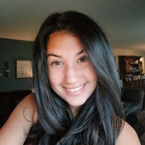 Meet your Posher, Mia